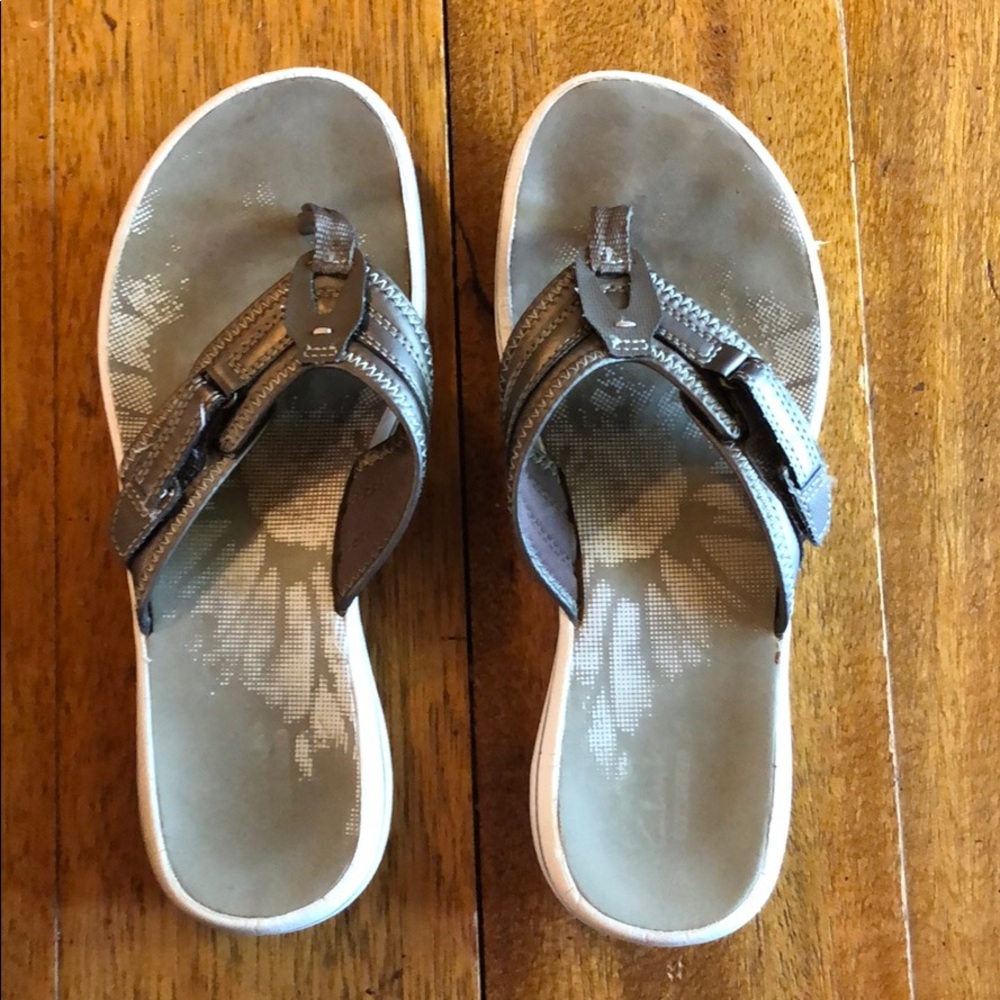 Clark’s Flip Flops Pewter